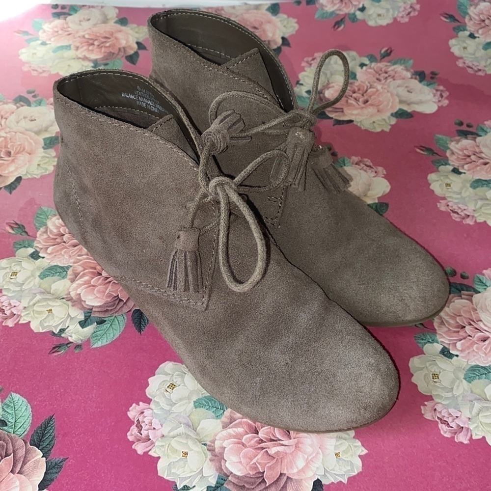 Crown vintage boots wedge suede tan taupe leather 6.5